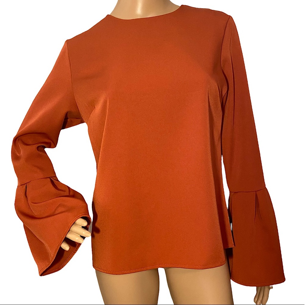 2 HEARTS  | RUST ORANGE BELL SLEEVE TOP  SZ S